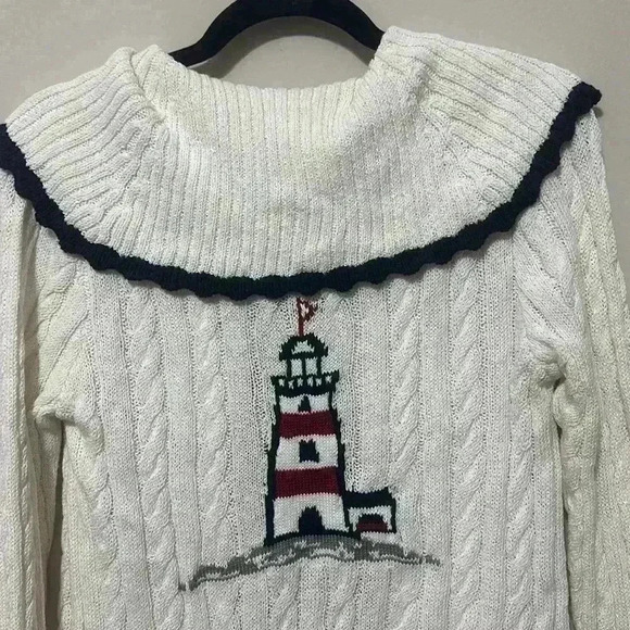 Maeve - Picture 4 of 11